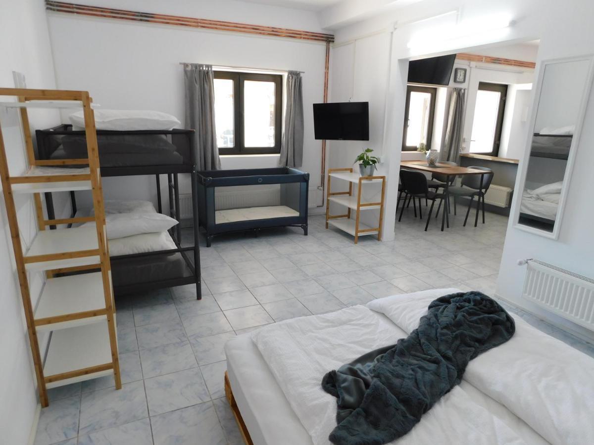 Mountain Vista Suites Zărneşti Eksteriør billede