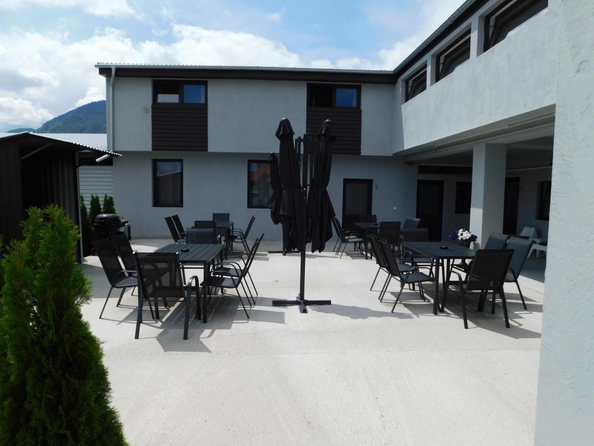 Mountain Vista Suites Zărneşti Eksteriør billede