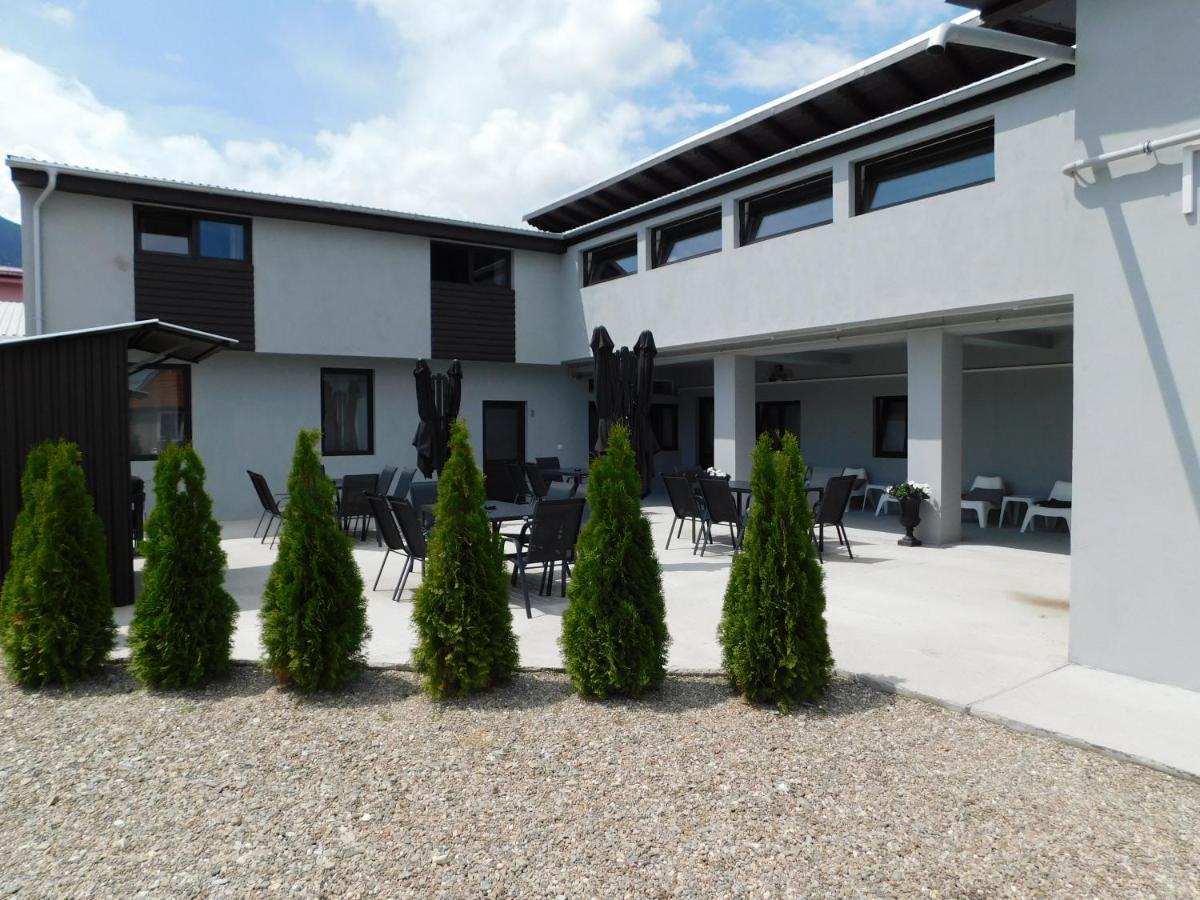 Mountain Vista Suites Zărneşti Eksteriør billede